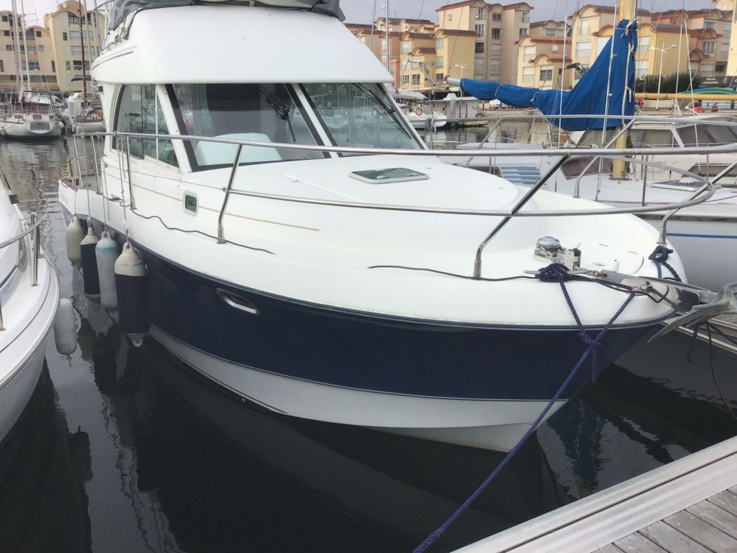 slider 3 Beneteau Antares 980 Fly